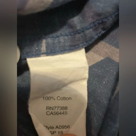 J. Crew Mens Quarter Button Down Gray Chambray Light Weight Shirt, Size Medium, - Picture 3 of 4